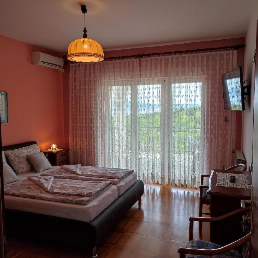 Apartments Desiree & Daniel Dramalj Bagian luar foto