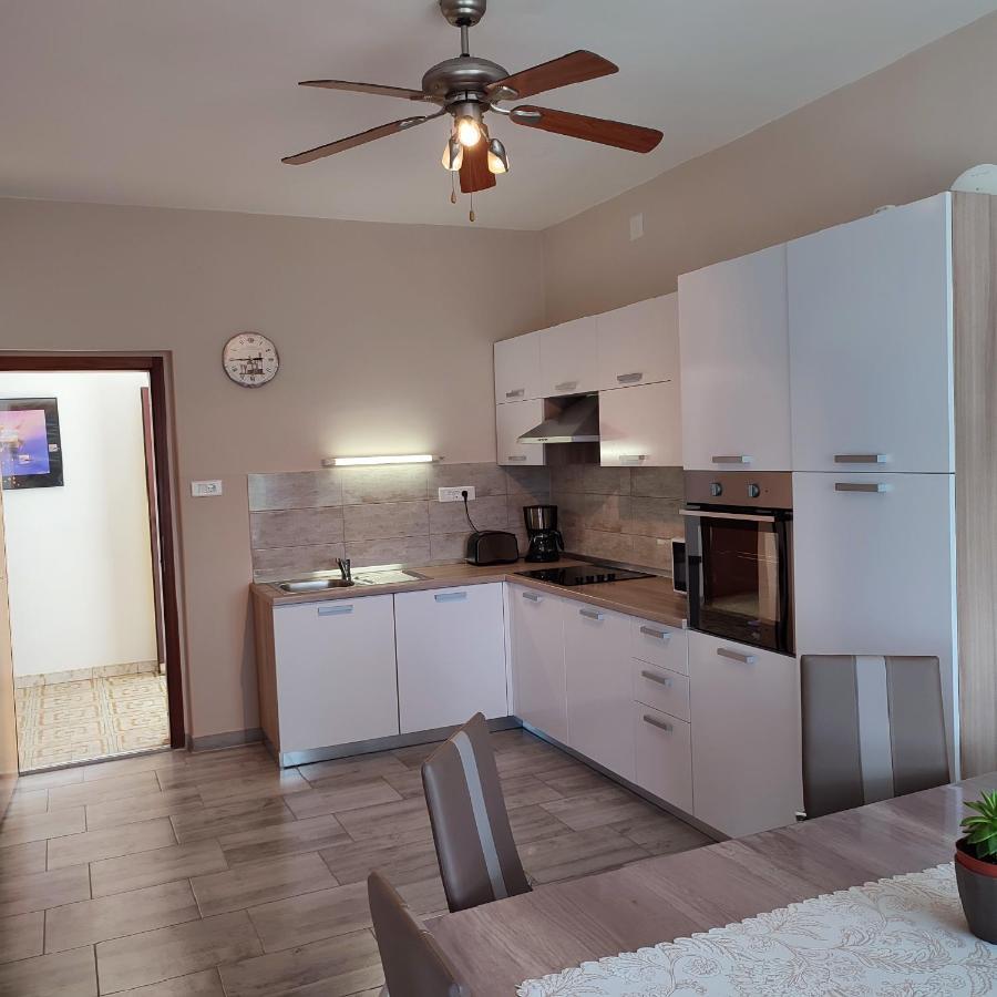 Apartments Desiree & Daniel Dramalj Bagian luar foto